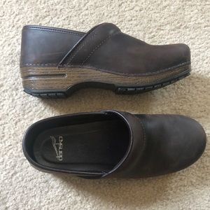 Women’s brown leather Dansko’s size 41